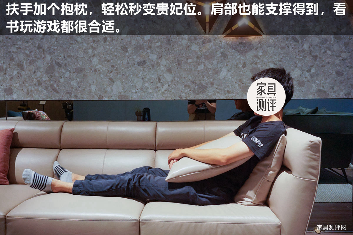 格调沙发哪个系列好用,黑白灰风格沙发搭配暖色沙发