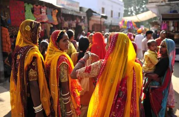 印度女人在边境摆摊,印度边境美女摆摊