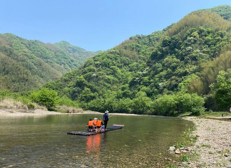 香车美女喜提爱车,香车美女提车