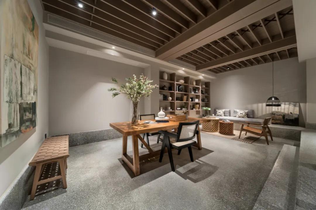 如果蓝湖郡搬到高新区管委会旁，有多少人能提前看到价值？