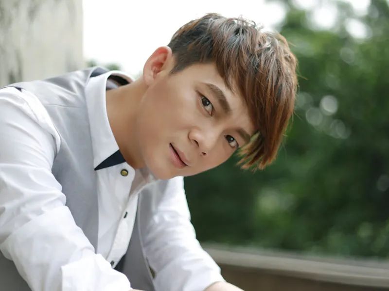 杨臣刚最红的一首歌,杨臣刚还有别的歌吗