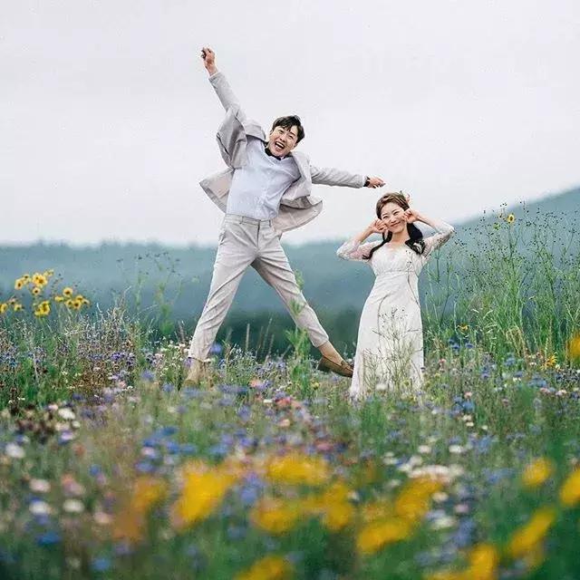 不拘泥形式的婚纱照,婚纱照小众风格这样拍也好看