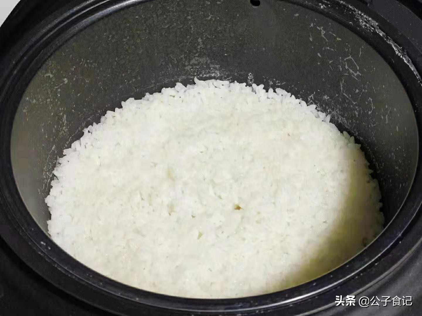 陈米怎样蒸更白透亮,陈米好吃还是新米好吃