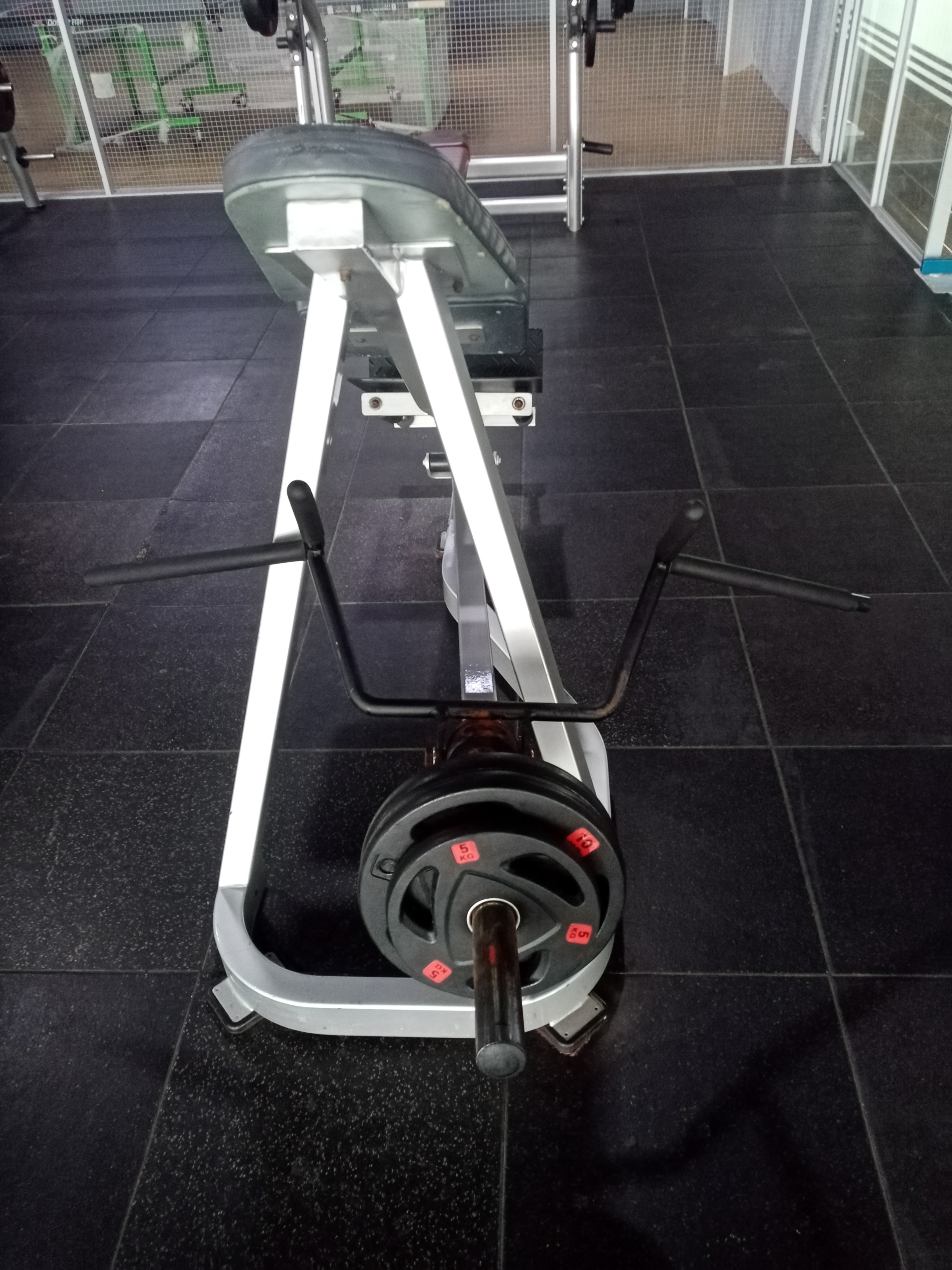 练背必须要练俯身划船么,下背划船练背正确姿势