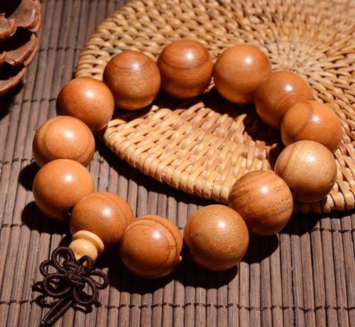 各种木质手串对人体的作用,对人体有益的木质手串