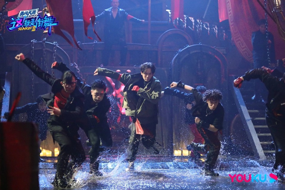 这就是街舞总导演陆伟会跳街舞吗,街舞导演陆伟资料