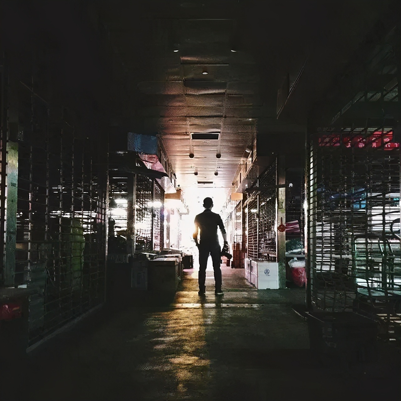 拍照姿势大全男生对镜子超清,男生在花海怎么拍照姿势好看