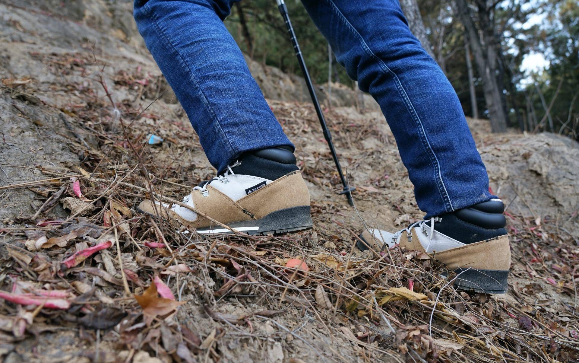 adidasterrex户外鞋防水吗,adidasterrex防水透气防风gtxpro