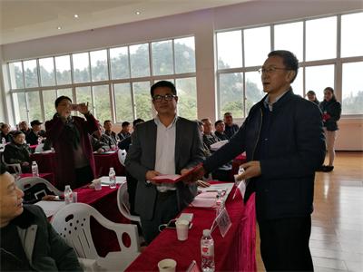 大叔种5亩麦子卖了多少钱,大叔种菜一年5000万