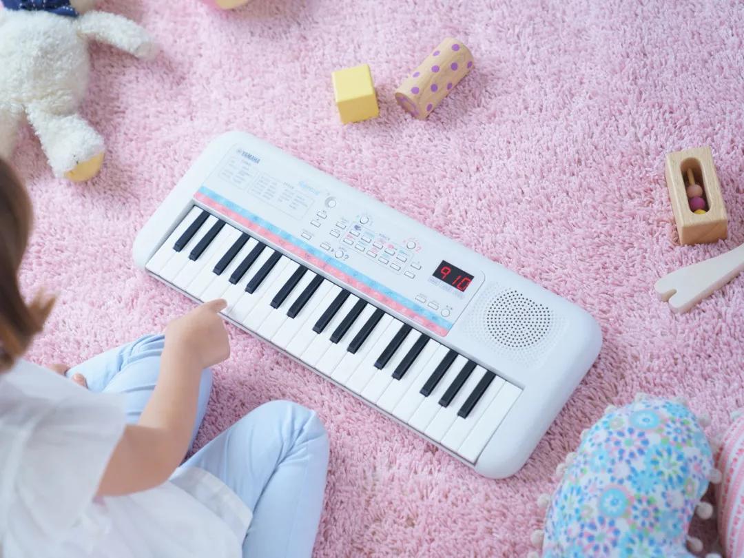 雅马哈出了台400元的电子琴！小孩、大人弹得停不下来