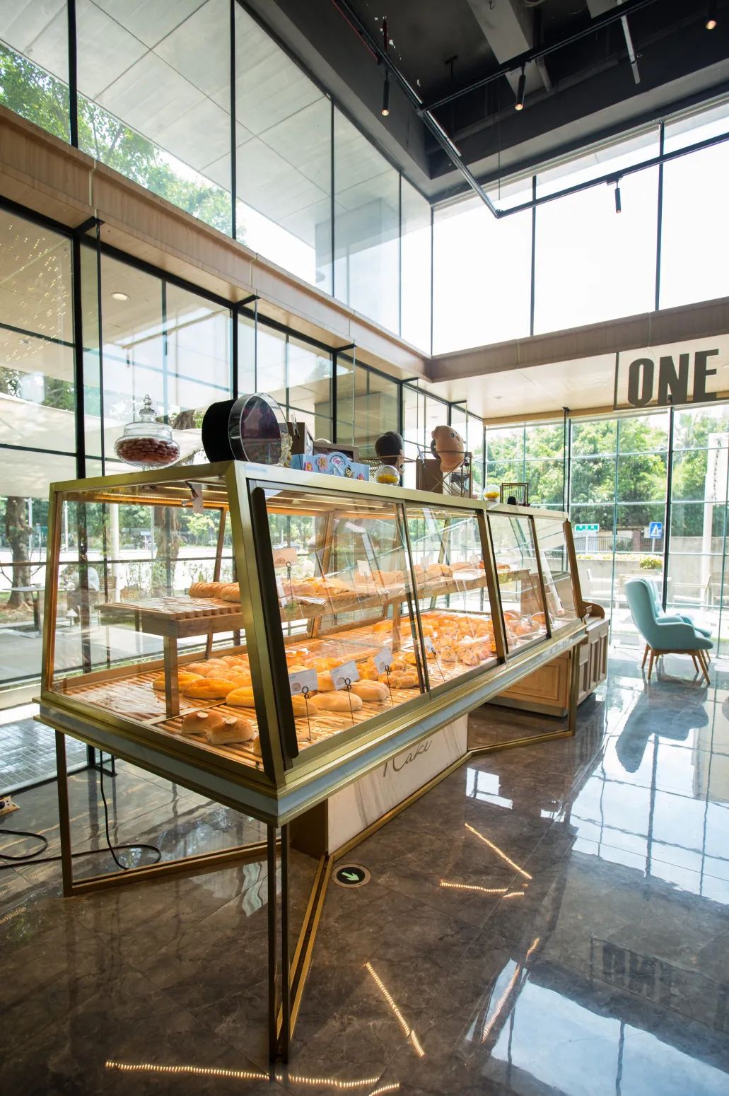 「椒霸霸×1CAKE」联名来啦！只要28.9元，和爱宠共享悠然午后