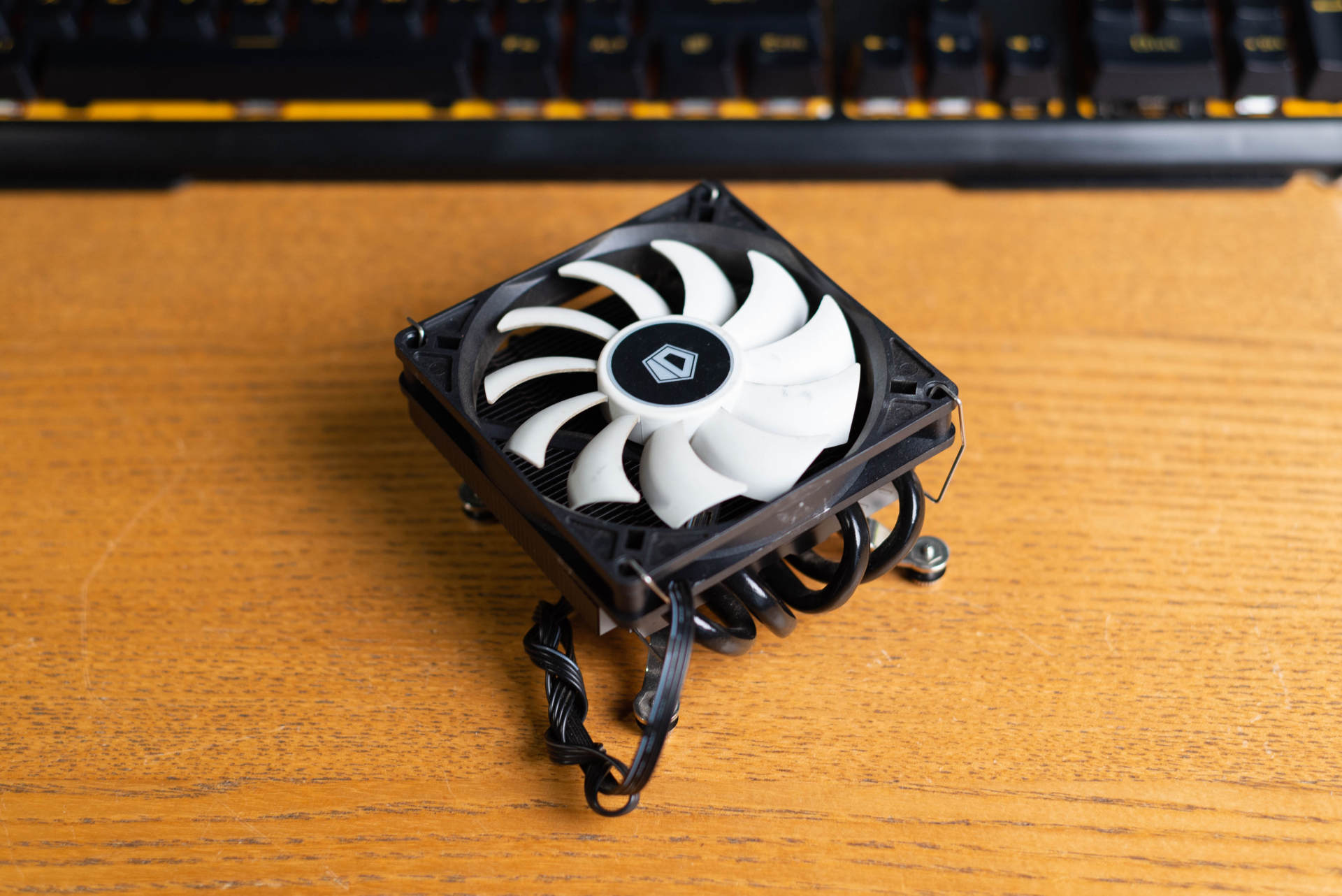 超频三蜂鸟i100pro散热改造,超频三蜂鸟2代itx机箱