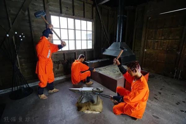 住进“坐穿牢底”的酒店，打卡深度体验监狱生活的博物馆