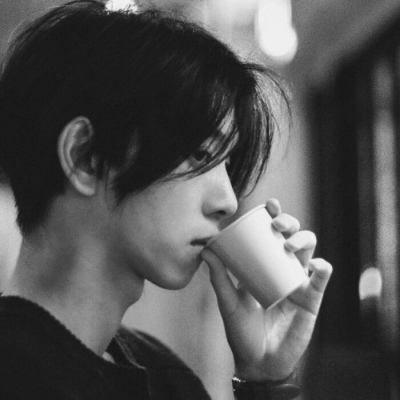 失落绝望到极致的男生头像,伤感头像男生孤独绝望颓废落泪