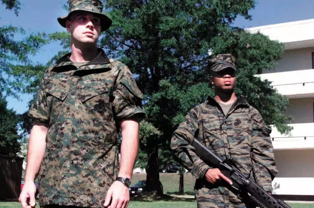 军事迷彩风格,现在的迷彩和星空迷彩相比