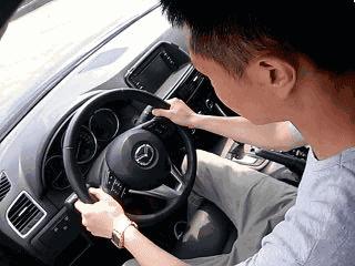 练车手脚总是同步怎么办,练车时总是不协调