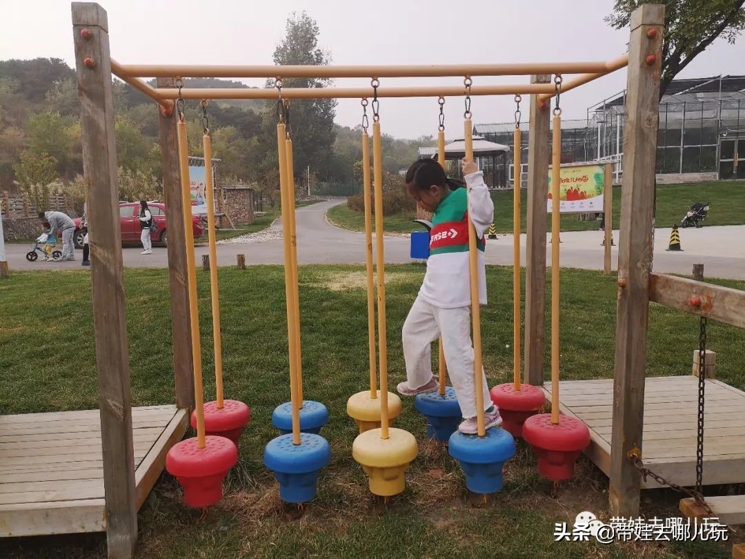 住别墅、滚草坪、躺在床上看电影，密云轻奢营地的花样玩法