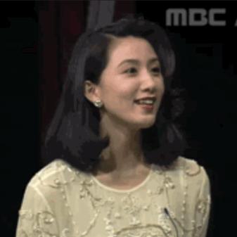 金喜爱50岁穿搭,金喜爱最新穿衣搭配