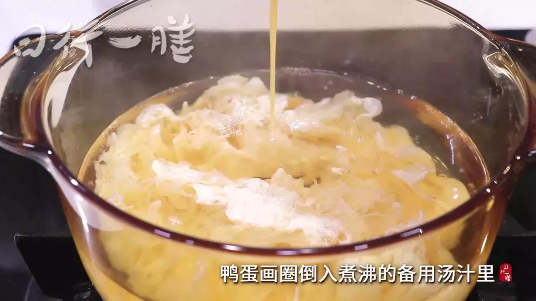 养肝鸡蛋羹食疗秘方,菊花枸杞炖鸡蛋