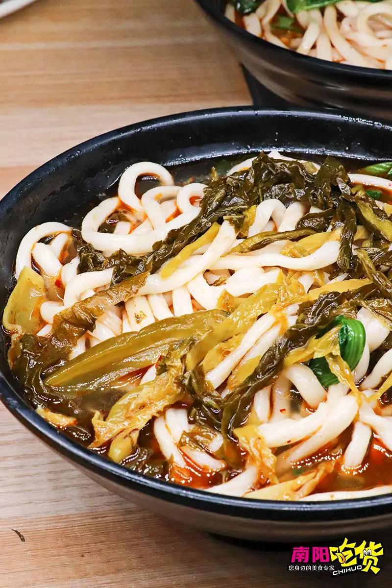 南阳老字号牛肉汤秘制烩面店,南阳第一家牛肉汤烩面