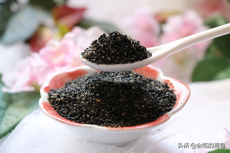 教你黑芝麻养生又简单的吃法,黑芝麻怎么做芝麻丸简单