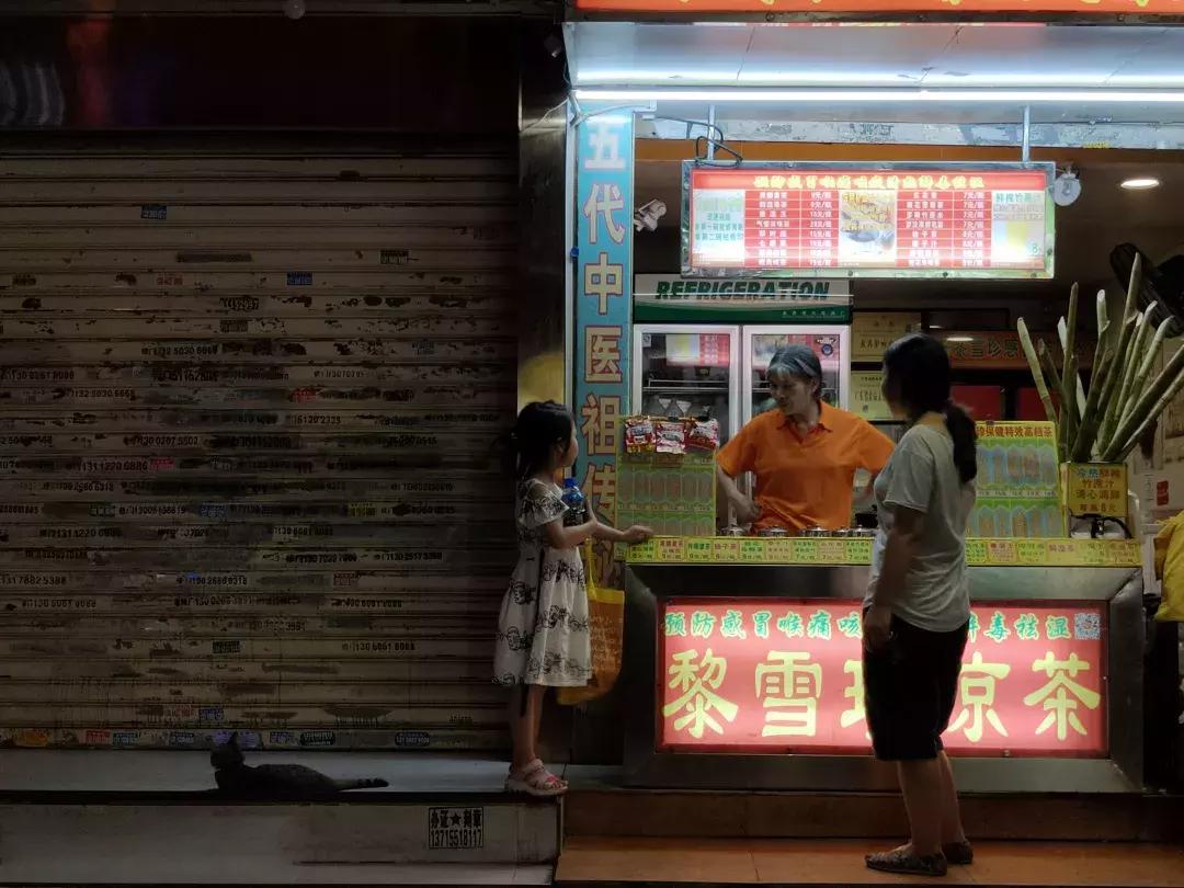 为什么烧烤大排档吸引人,广州的烧烤路边摊为什么好少