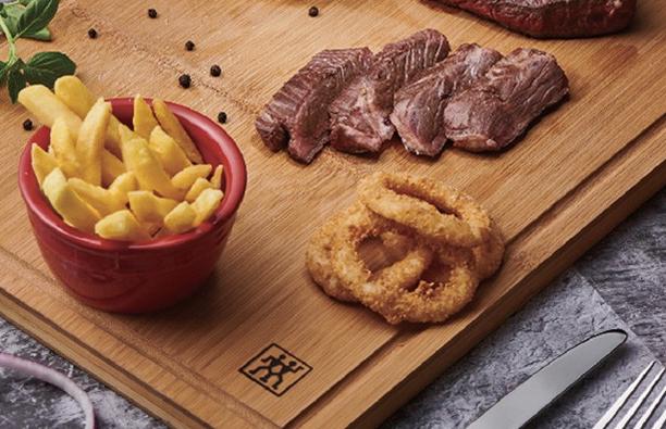 小米硬刚德国双立人，400年非洲灌木做家用砧板，不发霉砍不坏