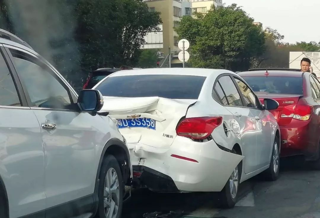 只交交强险出事故怎么赔,只买交强险出车祸能赔吗