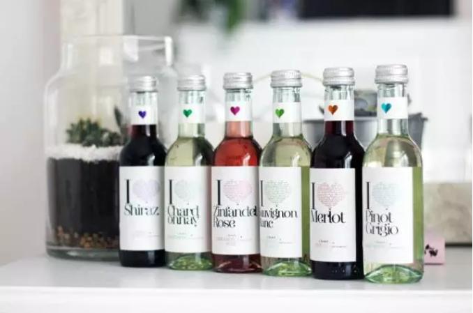 葡萄酒放久了变酸还能喝吗,葡萄酒放久有沉淀物还能喝么