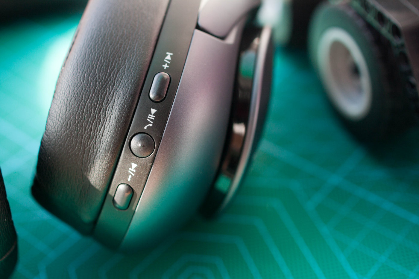 惠威旗舰耳机,惠威耳机aw-85深度评测