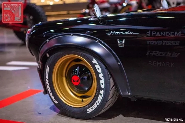 吴彦祖戴墨镜开跑车,吴彦祖开跑车的视频