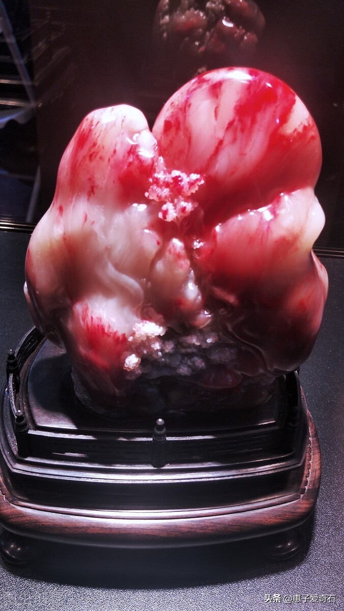 鸡血石与鸡血玉用小刀可鉴别吗,鸡血玉和鸡血石的区别图片大全