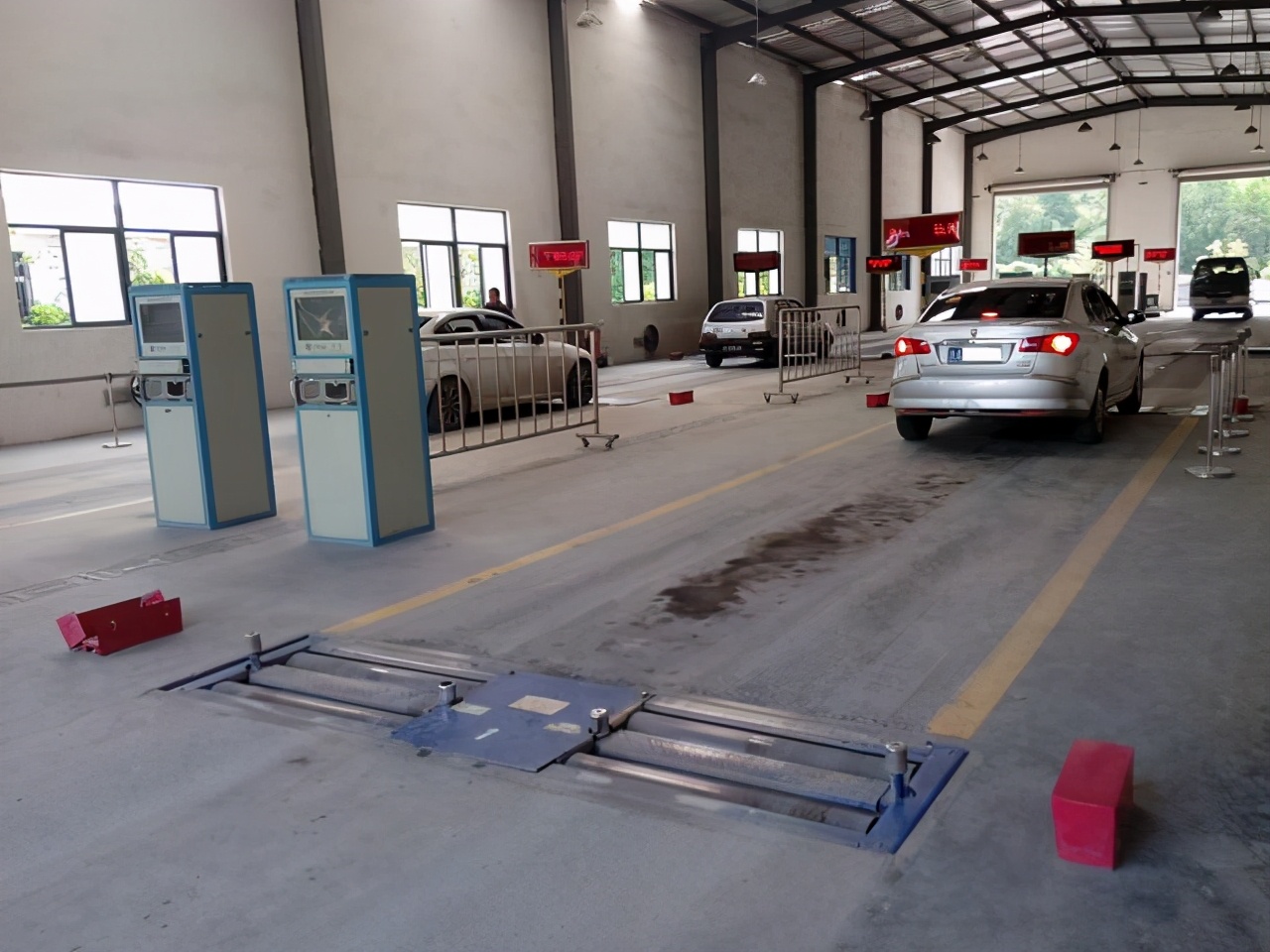 车辆不用年检在哪里领取年检标志,年检新政6年后不上线怎么检