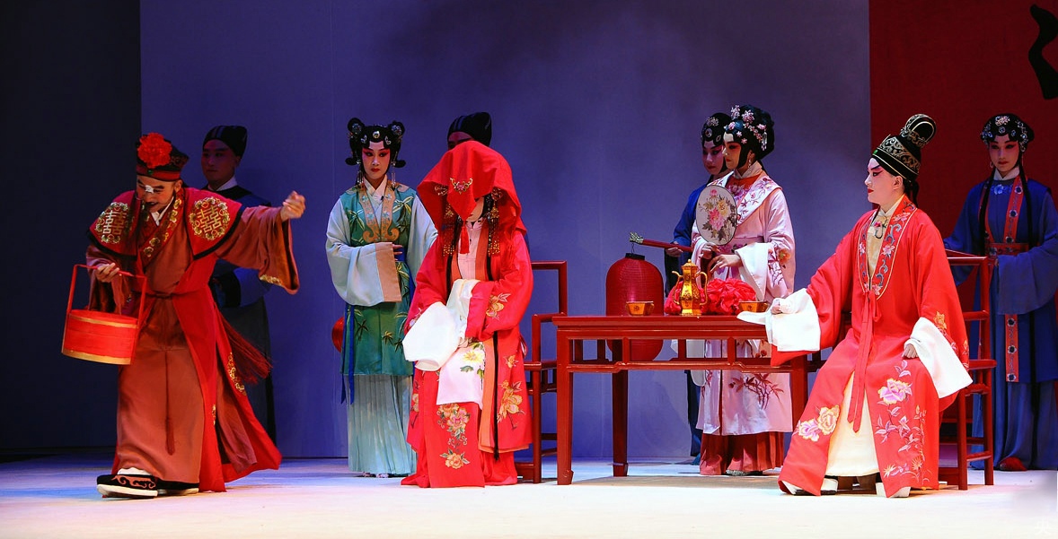 钗头凤唐婉真的爱陆游吗,钗头凤和陆游与唐婉是一个故事吗