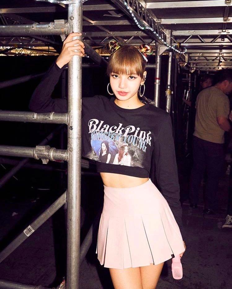 大表姐刘雯套头t恤,跟着刘雯用衬衫解锁你的初秋穿搭