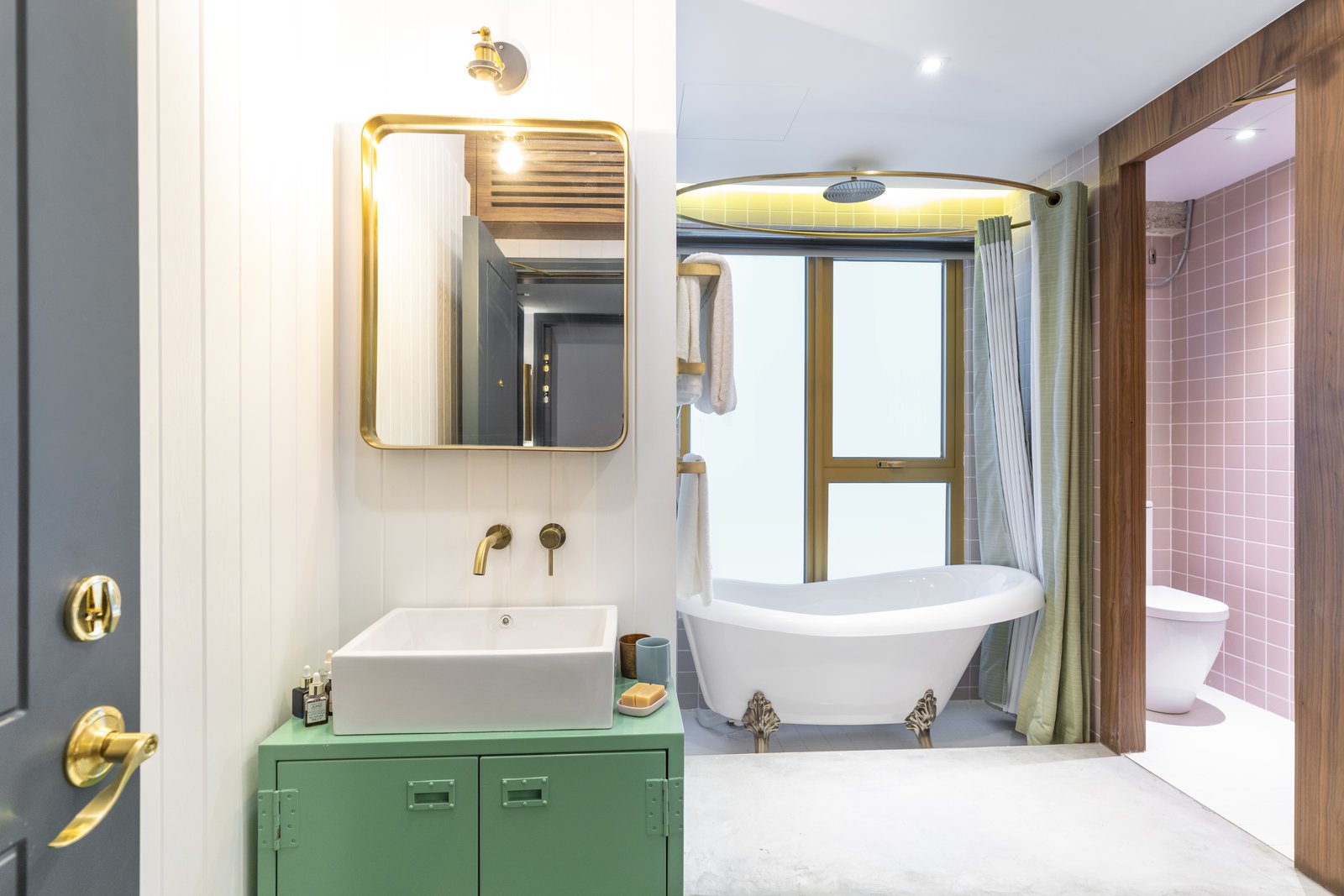 香港寸土寸金是因为地方小吗,寸土寸金的香港房子虽小却也精致