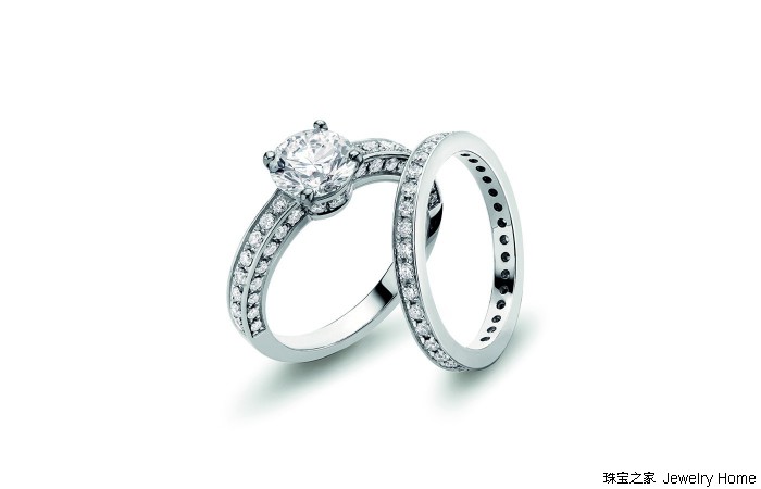 宝格丽慈善款情侣,宝格丽甜蜜抱抱