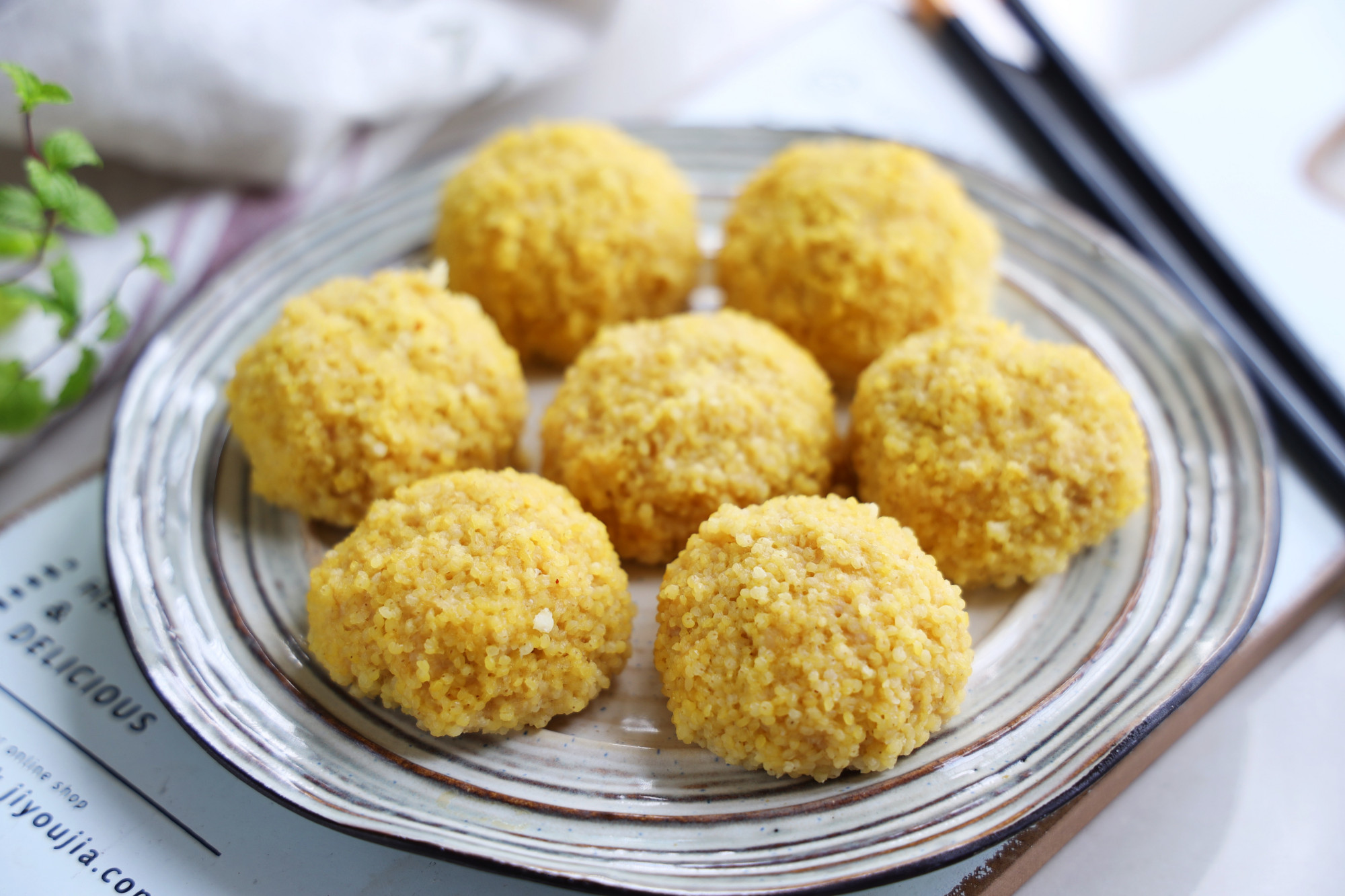 减脂期推荐的鸡胸肉丸,自制减脂鸡胸肉丸减肥餐