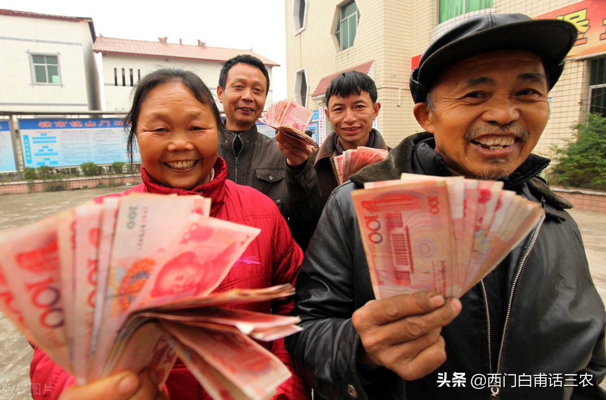 黑心老板恶意拖欠农民工工资4500,新法规定不得再拖欠农民工工资