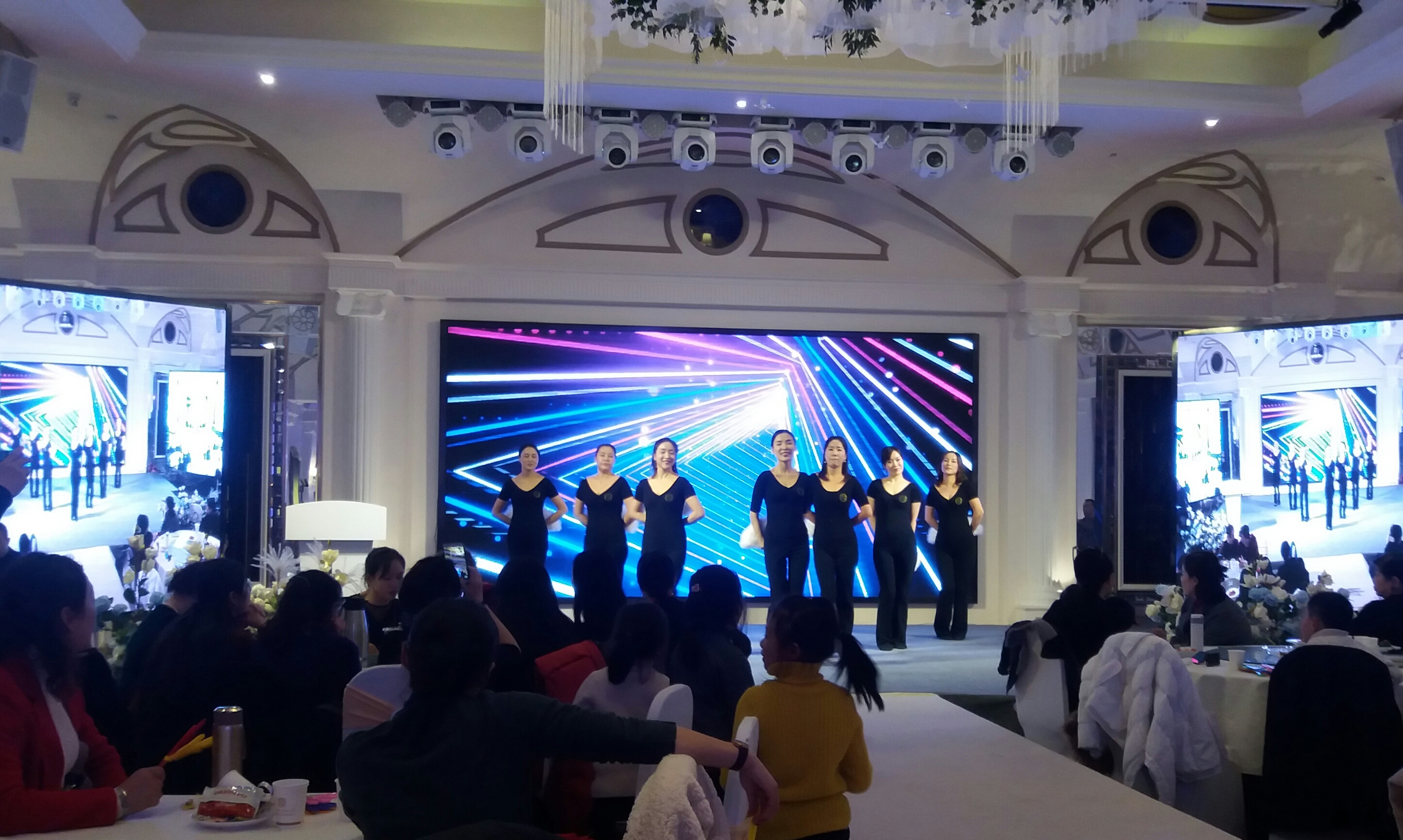 倾雪伊人护肤品牌的价格是多少,倾雪伊人护肤品品牌