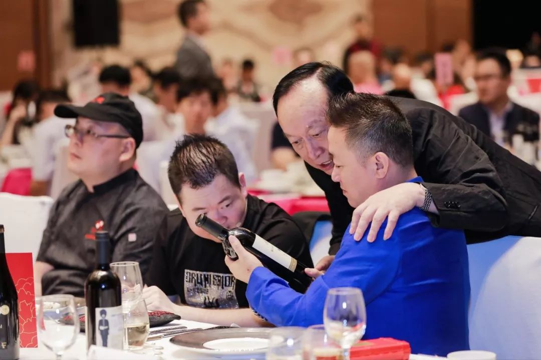 Rueston如逸斯顿成功助力亚太葡萄酒节论坛成功举办