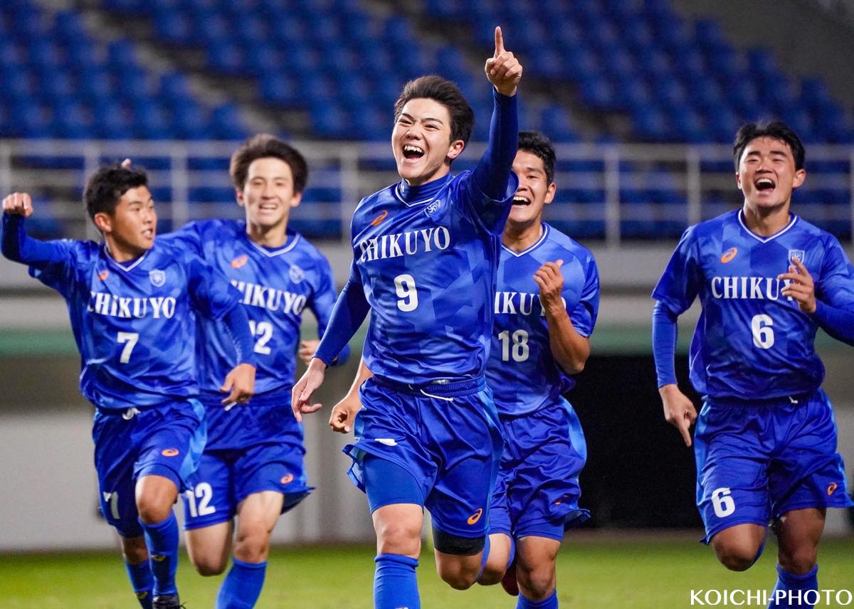 中国最顶级的青少年足球赛,日本第100届高中足球全国大赛片段