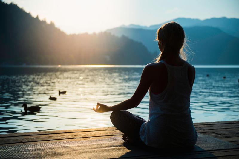 冥想呼吸观想,冥想时要专注于呼吸