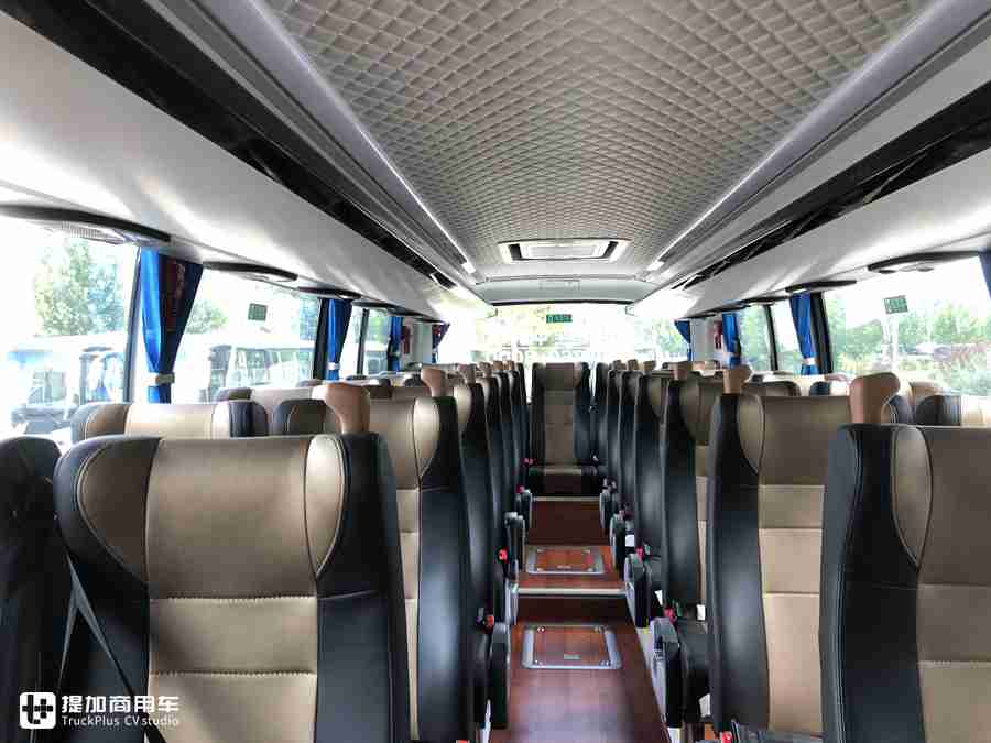 黄金时代已过，长途大巴还高端吗？实拍中通3轴大巴带您好好看看