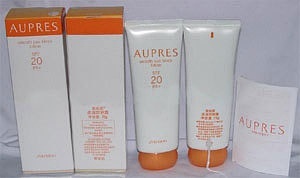 20岁左右女生适用的化妆品,20岁用什么化妆品比较好