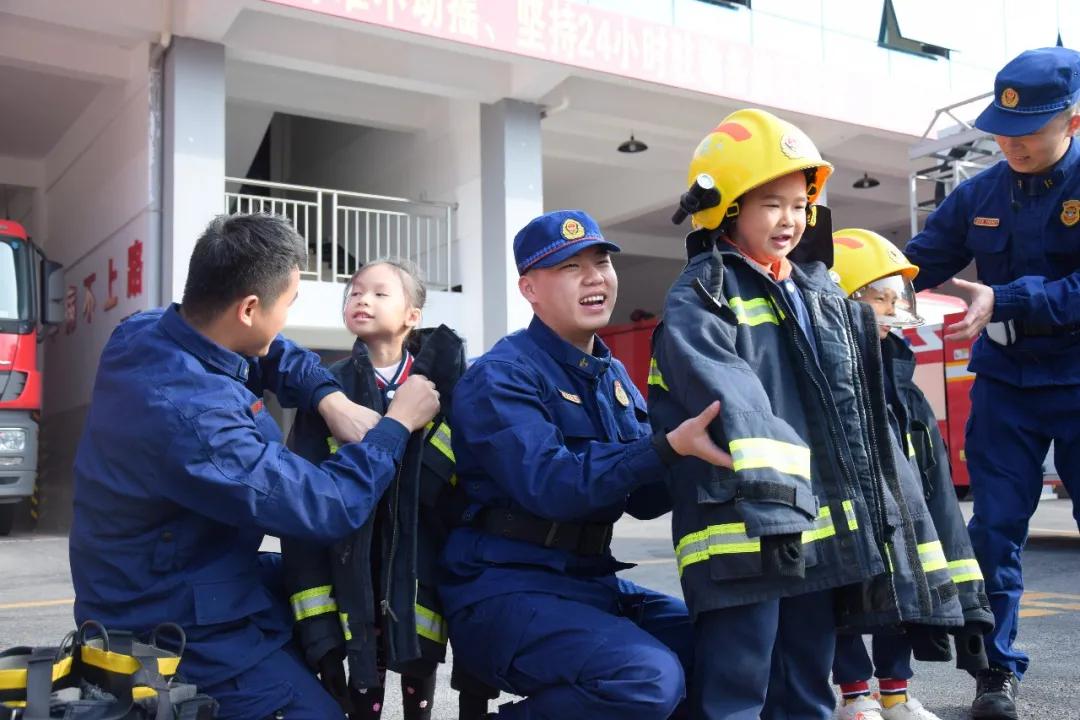 *防队消**里的生活~他们来揭秘啦~