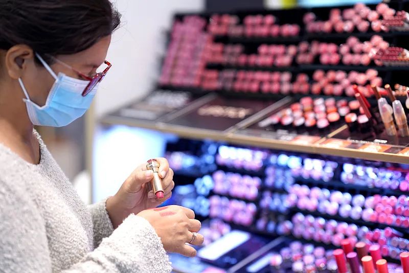 那些不想打扮的女生,显白的女生