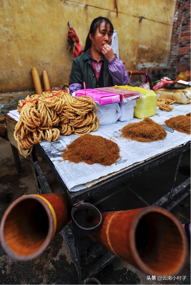 云南竹筒烟袋烟丝制作,云南烟丝用什么烟斗抽比较好