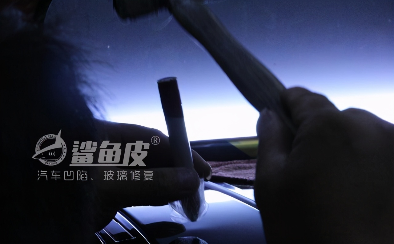 车顶梁凹陷修复价格,车顶轻微凹陷可以修复到没有瑕疵