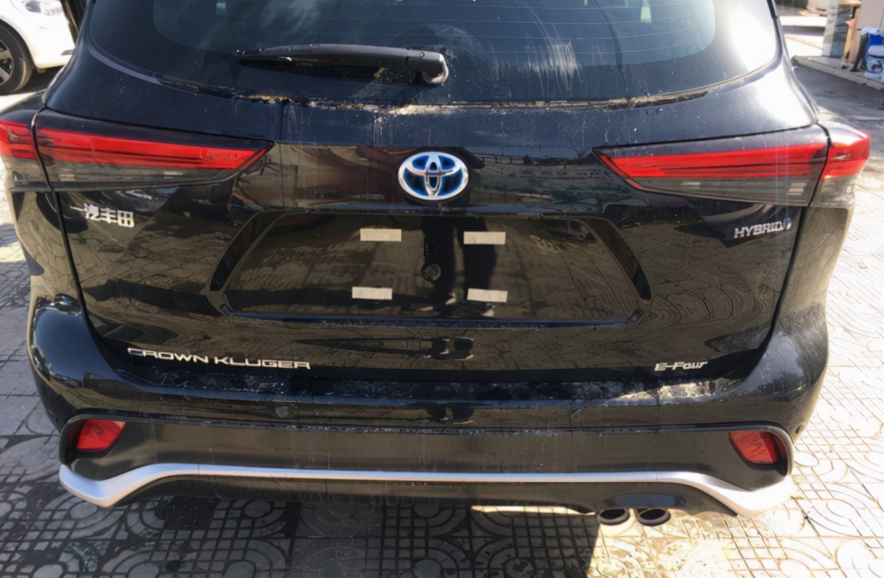 陆放皇冠suv双擎真实油耗,丰田皇冠陆放长途油耗多少